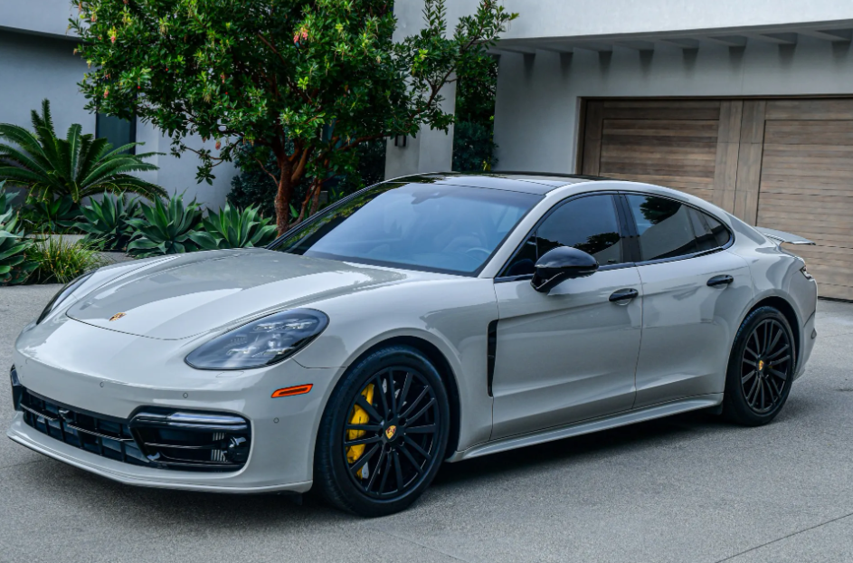 Porsche Panamera gets a Flawless Detail